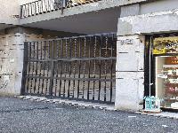 Unità immobiliare composta da doppio ingresso, disimpegno, cucina abitabile, due bagni, quattro vani e due balconi sito in Roma, Circonvallazione Ostiense 236. Unità Residenziale cat A/3 Foglio 825; Part. 294; Sub 546.