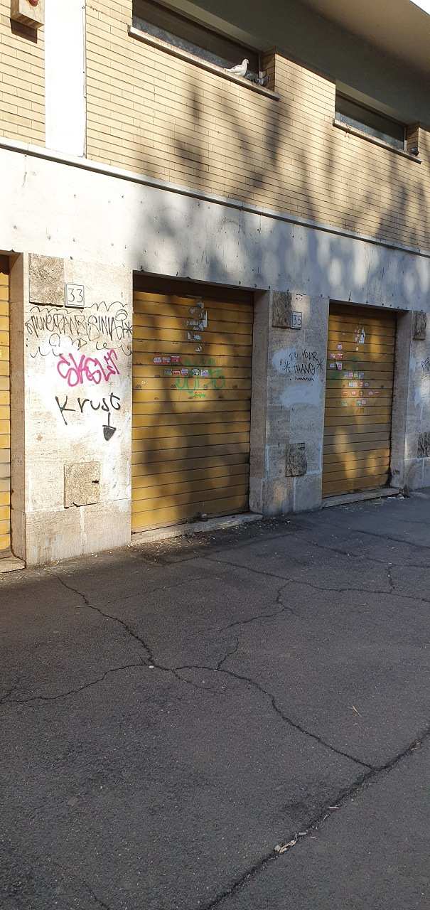 Negozio costituito da locale principale al Piano Terra con bagni, con tre vetrine su strada, Il locale comunica tramite scala interna con locale soppalcato e locale sotto-negozio al Piano S1 + Negozio costituito da locale principale al Piano Terra con tre vetrine su strada, Il locale comunica tramite scala interna con locale soppalcato con bagno e locale sotto-negozio al Piano S1 sito in Roma, Via Enrico Fermi 31/35, Via Enrico Fermi 37/41. Unità Commerciale cat. C/1 Foglio 797; Part. 154; Sub 2;  Unità Commerciale cat. C/1 Foglio 797; Part. 154; Sub 3.