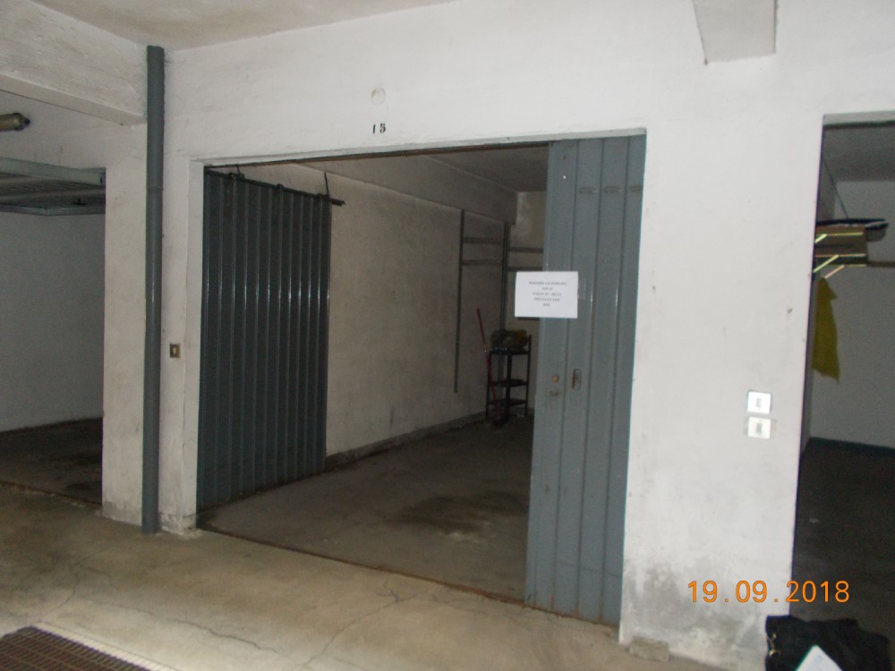 Appartamento + cantina + box piano S1. Identificativi Catastali [N.C.E.U.] Unità residenziale: Appartamento cat. A/2 + cantina foglio 50, part. 2169, sub 25; unità secondaria: Box cat. C/6 foglio 50, part. 3439, sub 10