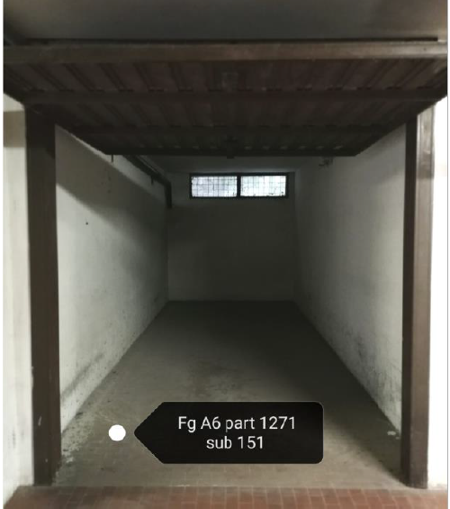 Appartamento al piano 1° composto da cucina, soggiorno/pranzo, ingresso, disimpegno, tre camere, due bagni, un ripostiglio e tre terrazze. Soffitta al piano 6°. Stato manutentivo complessivo normale + Garage in autorimessa condominiale . Identificativi Catastali [N.C.E.U.] -  Unità Residenziale cat. A/2 foglio A/6 part. 1271 sub 9 rendita 542,28; Unità Secondaria cat. C/6 foglio A/6 part. 1271 sub 151 rendita 57,84