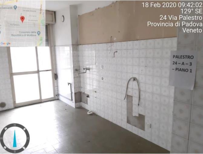 Appartamento di vani 8,5 con soffitta  + posto auto coperto in autorimessa interrata condominiale . Identificativi Catastali [N.C.E.U.] -  Unità Residenziale cat. A/2 foglio 85 (ex B/13) part. 707 (ex 1342) sub 8 rendita 1821,8; Unità Secondaria cat. C/6 foglio 85 (ex B/13) part. 707 (ex 1342) sub 142 rendita 26,7