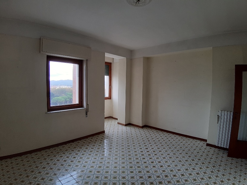 3 vani + servizi + terrazza. Identificativi Catastali [N.C.E.U.] Unità Residenziale cat. A/2, foglio 27, part. 254, sub 71