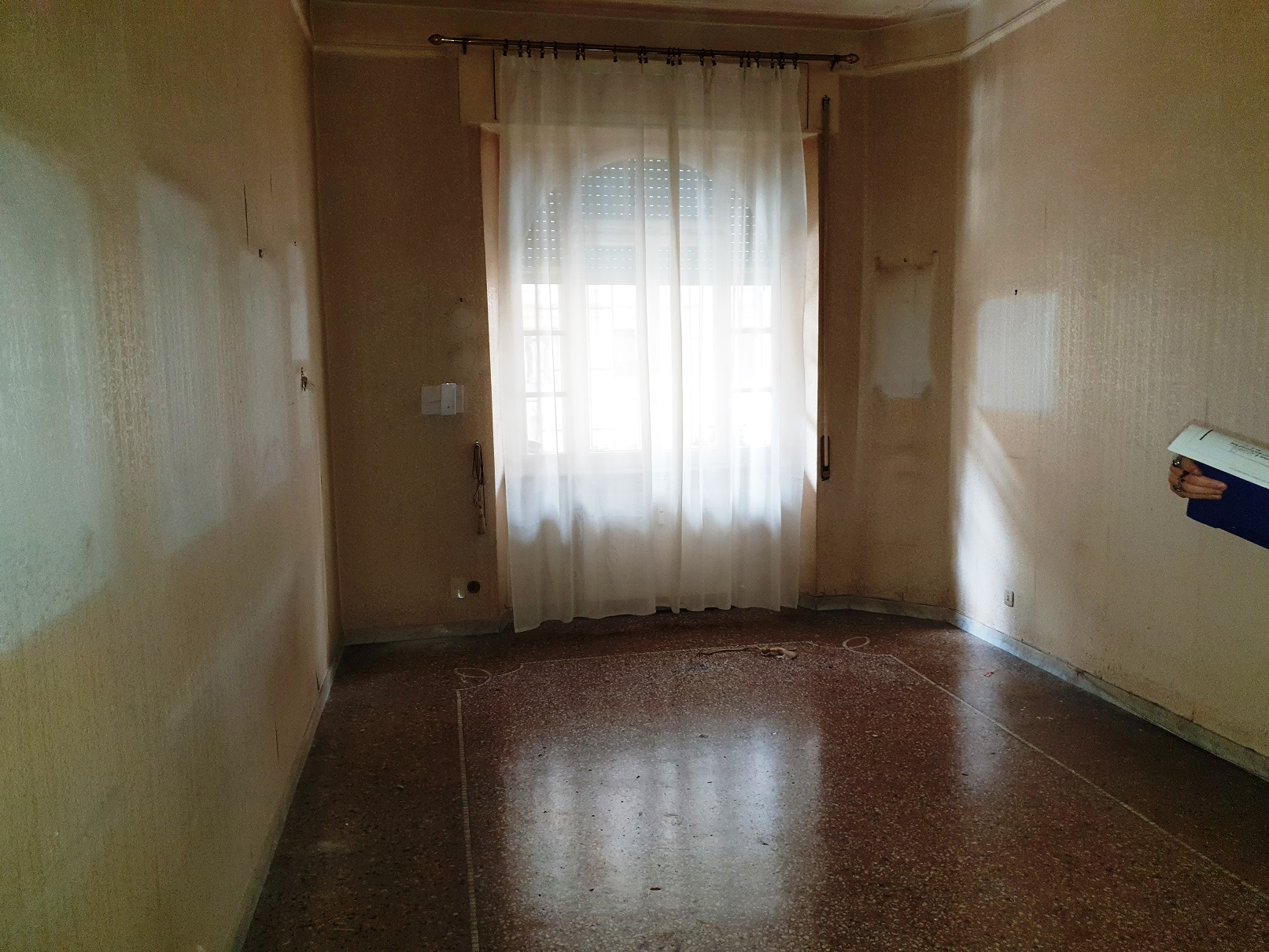 APPARTAMENTO INT.4 DI 5,5 VANI CON ASCENSORE. Mq 121. Dati Catastali [N.C.E.U.] cat.A/3, fg. 400, part.155, sub.28.