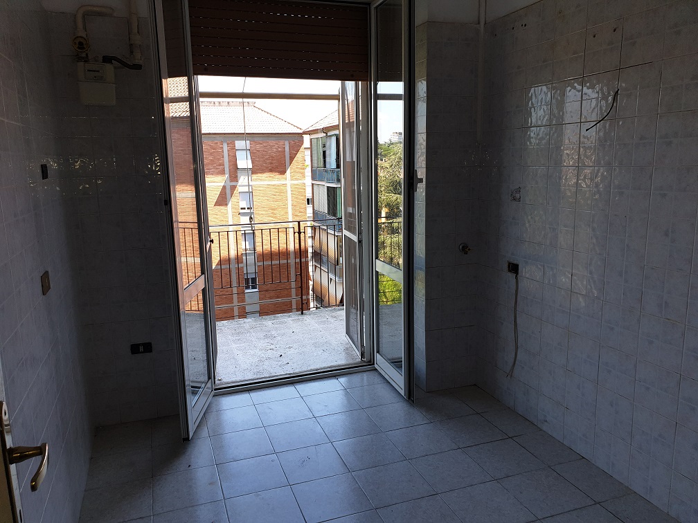 APPARTAMENTO INT.16 DI 5,5 VANI CON ASCENSORE + CANTINA/ BALCONI. Mq 91. Dati Catastali [N.C.E.U.] cat.A/3, fg. 265, part.251, sub.48.
