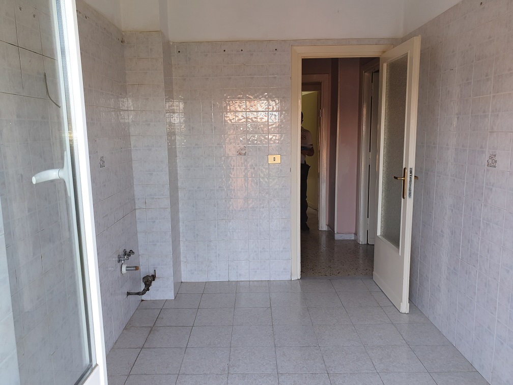 APPARTAMENTO INT.16 DI 5,5 VANI CON ASCENSORE + CANTINA/ BALCONI. Mq 91. Dati Catastali [N.C.E.U.] cat.A/3, fg. 265, part.251, sub.48.