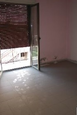 Immobile composto da cucina, pranzo, soggiorno, due camere, bagno e Cantina e box. Identificativi Catastali [N.C.E.U.] cat. A3 foglio 39 part. 319 sub. 4 (incluso cantina ad uso esclusivo) e box auto ad uso esclusivo al foglio 39 part. 319 sub. 11