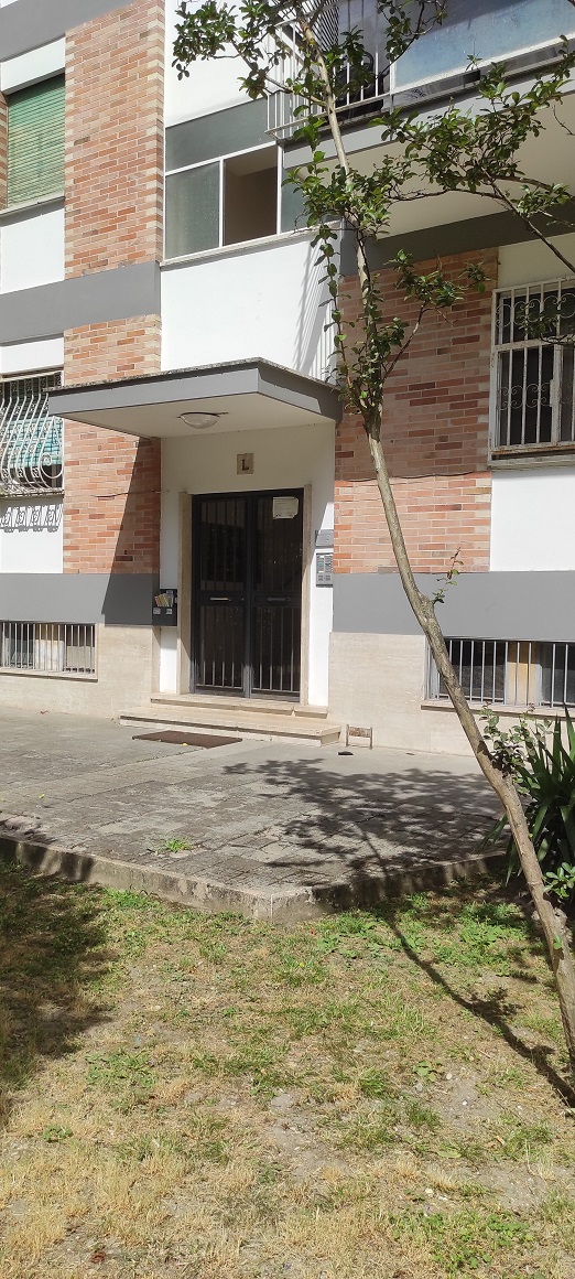 APPARTAMENTO INT.9 DI 6,5 VANI CON ASCENSORE e BALCONE/CANTINA. Dati Catastali [N.C.E.U.] cat.A/3, fg. 378, part. 148, sub. 9