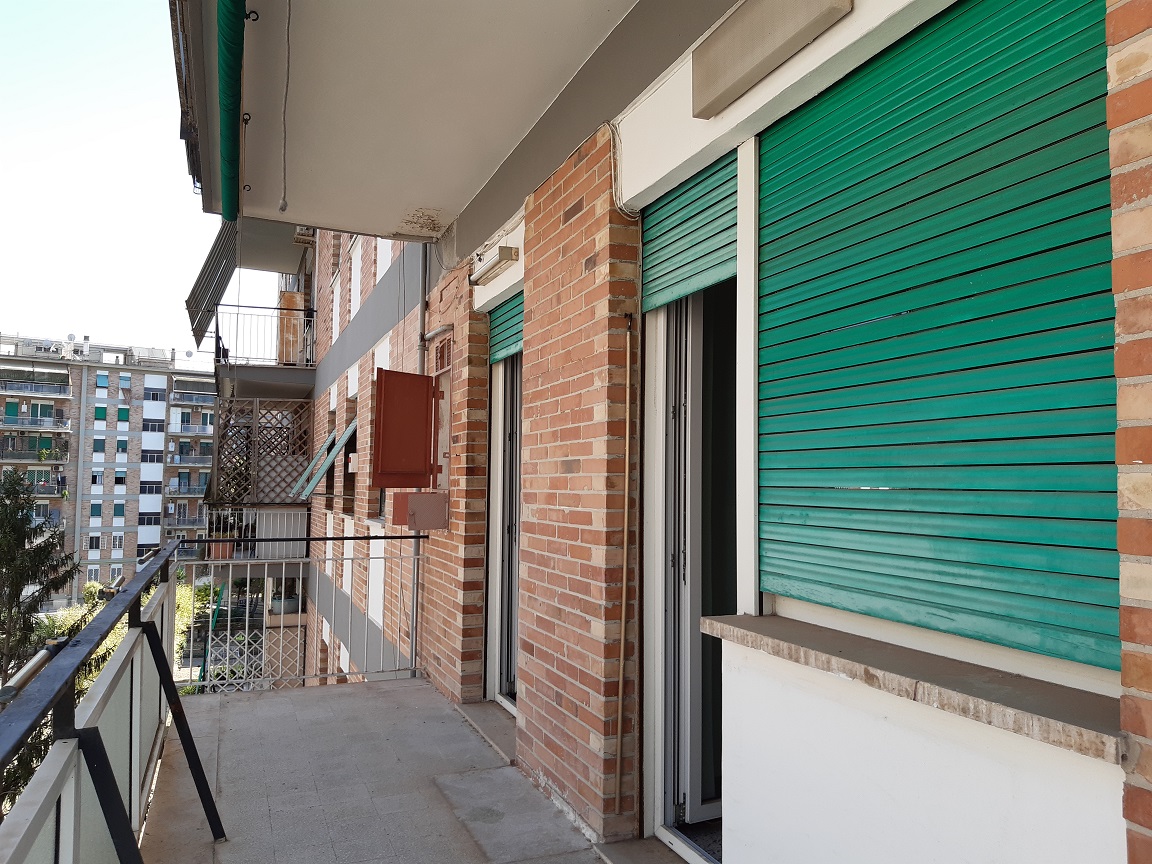 APPARTAMENTO INT.9 DI 6,5 VANI CON ASCENSORE e BALCONE/CANTINA. Dati Catastali [N.C.E.U.] cat.A/3, fg. 378, part. 148, sub. 9