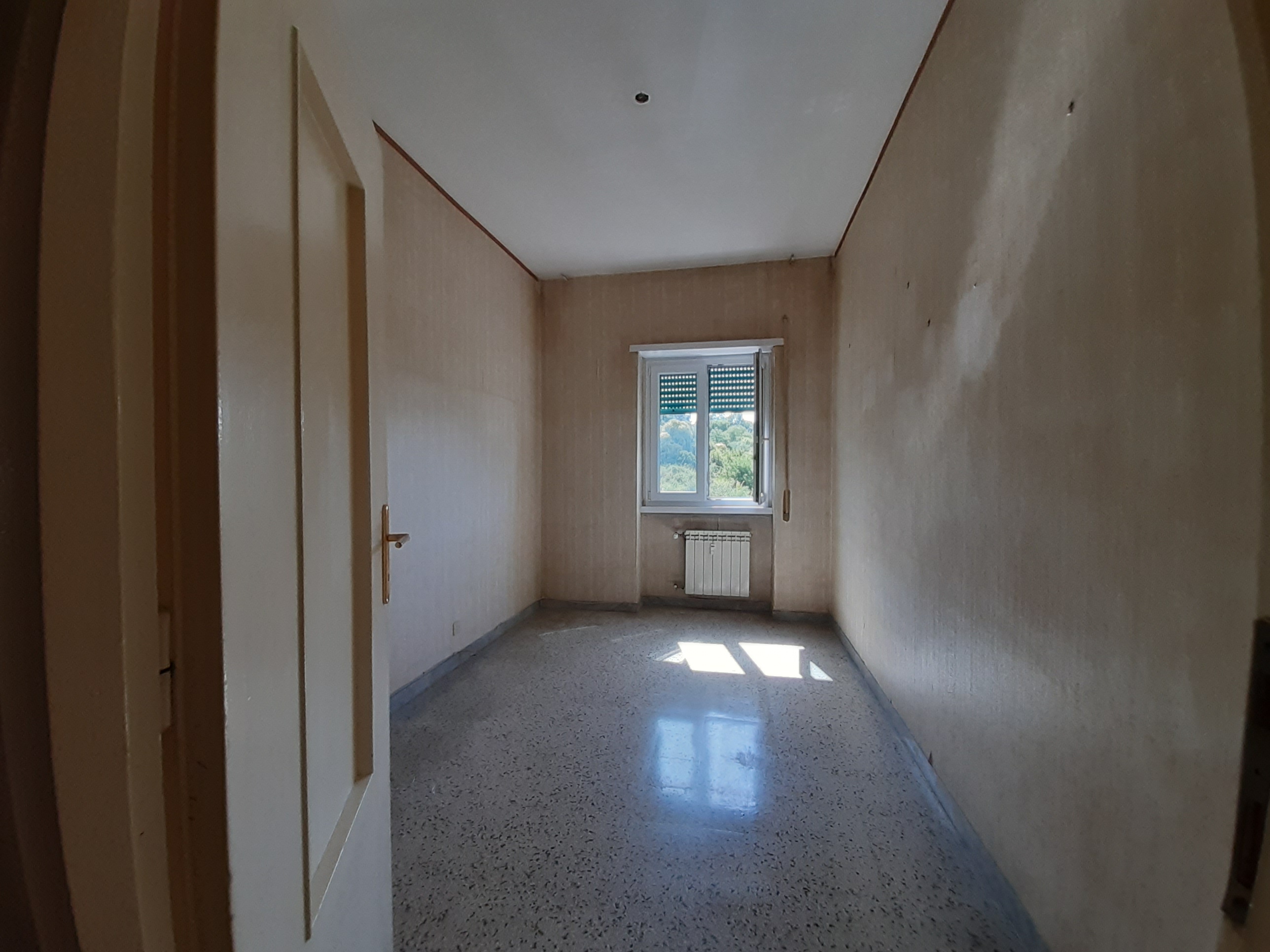 APPARTAMENTO INT.9 DI 6,5 VANI CON ASCENSORE e BALCONE/CANTINA. Dati Catastali [N.C.E.U.] cat.A/3, fg. 378, part. 148, sub. 9