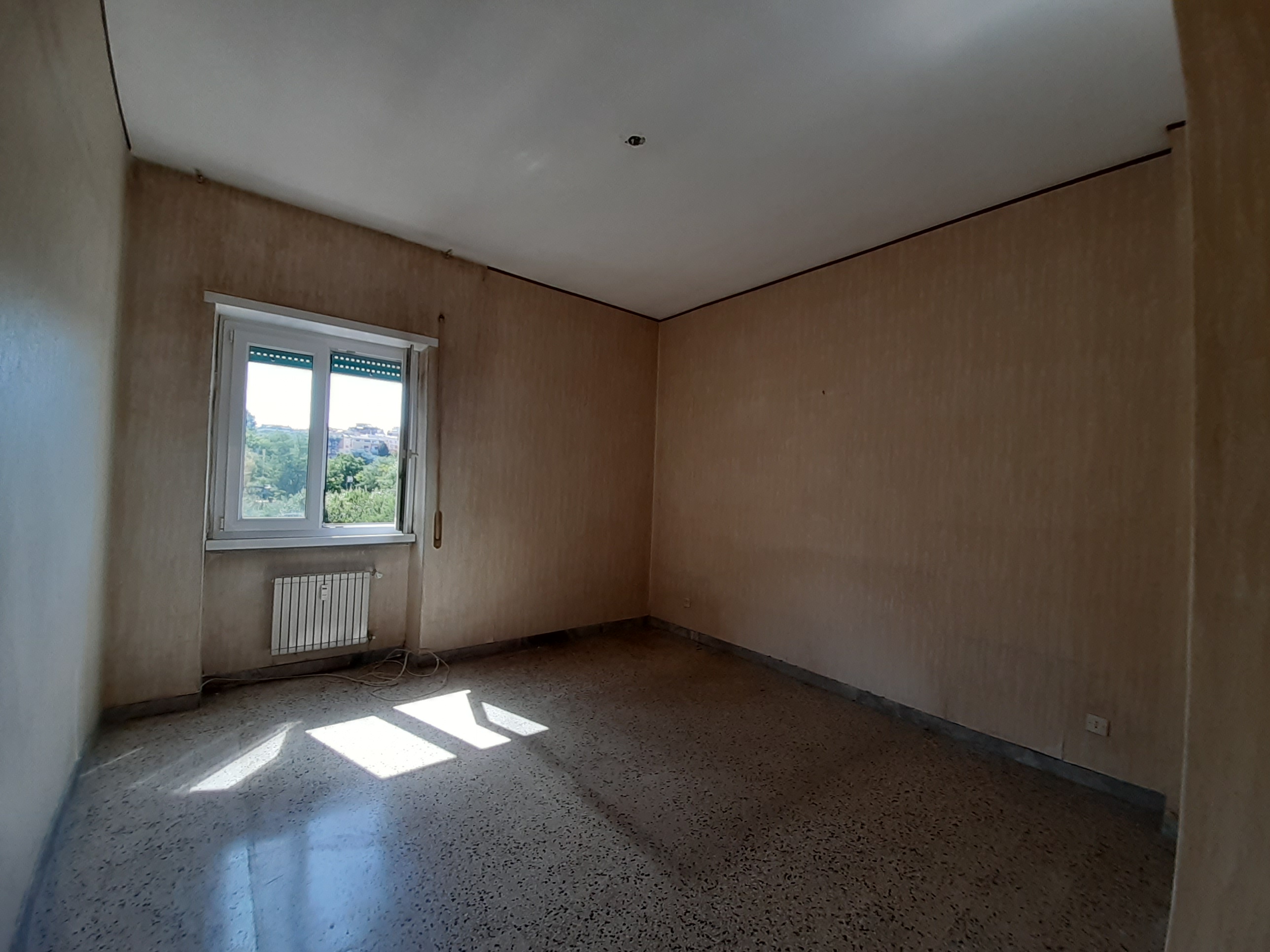 APPARTAMENTO INT.9 DI 6,5 VANI CON ASCENSORE e BALCONE/CANTINA. Dati Catastali [N.C.E.U.] cat.A/3, fg. 378, part. 148, sub. 9