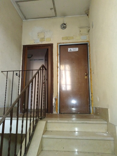 APPARTAMENTO INT.4 DI 3,5 VANI SENZA ASCENSORE e BALCONE. Dati Catastali [N.C.E.U.] cat.A/4, fg. 824, part. 103, sub. 4