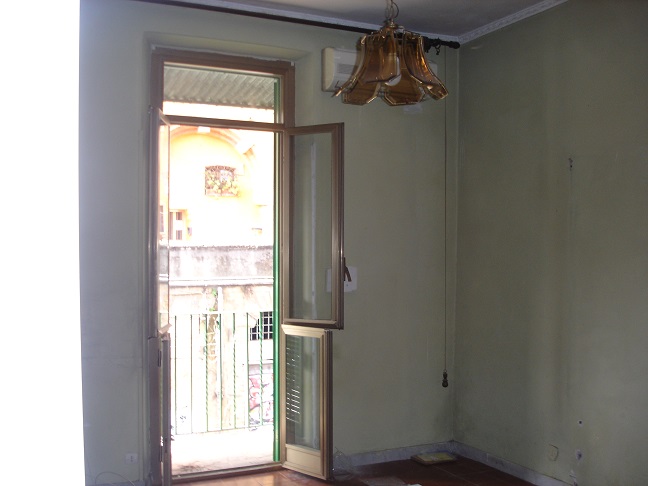 APPARTAMENTO INT.4 DI 3,5 VANI SENZA ASCENSORE e BALCONE. Dati Catastali [N.C.E.U.] cat.A/4, fg. 824, part. 103, sub. 4