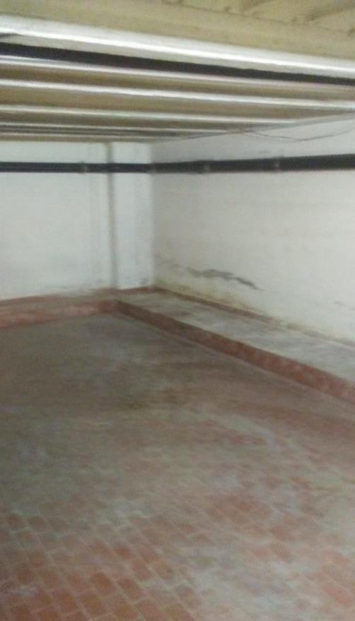 Negozio al piano terra con soppalco e da un magazzino al piano interrato + Posto auto in autorimessa interrata condominiale in via Tirana 25. Identificativi Catastali - [N.C.E.U.] Unità non Residenziale cat. C/1 Foglio 85 Part. 482 Sub 2 rendita 3923,01 - Unità non Residenziale cat. C/6 Foglio 85 Part. 707 Sub 198 rendita 24,27