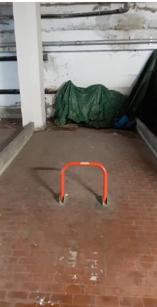 appartamento al piano secondo composto da 7 vani + una soffitta al piano 9 + Posto auto in autorimessa interrata condominiale. Identificativi Catastali - [N.C.E.U.] Unità Residenziale cat. A/2 foglio 85 (ex B/13) part. 479 (ex 1308) sub 10 rendita 1500,31 - Unità Secondaria cat. C/6 foglio 85 (ex B/13) part. 479 (ex 1308) sub 83 rendita 24,27
