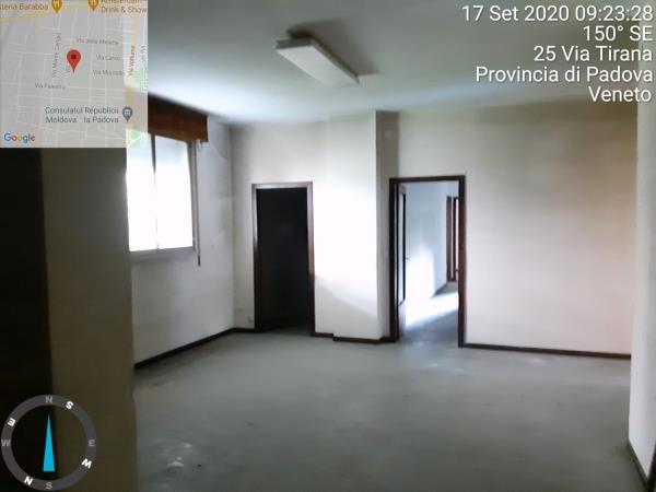 Appartamentodi vani 6 + posto auto coperto piano S1 in autorimessa interrata condominiale. Identificativi Catastali - [N.C.E.U.] Unità Residenziale cat. A/2 foglio 85 (ex B/13) part. 707 (ex 1342) sub 29 rendita 945,12 - Unità secondaria cat. C/6 foglio 85 (ex B/13) part. 707 (ex 1342) sub 211