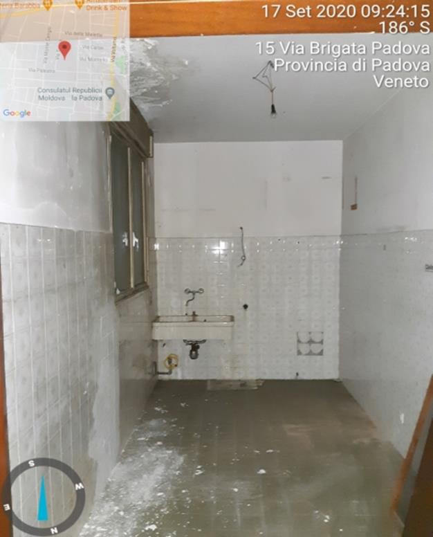 Appartamentodi vani 6 + posto auto coperto piano S1 in autorimessa interrata condominiale. Identificativi Catastali - [N.C.E.U.] Unità Residenziale cat. A/2 foglio 85 (ex B/13) part. 707 (ex 1342) sub 29 rendita 945,12 - Unità secondaria cat. C/6 foglio 85 (ex B/13) part. 707 (ex 1342) sub 211