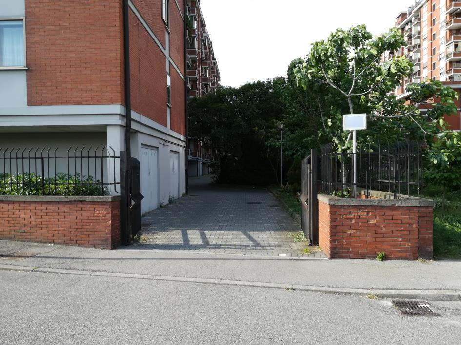 Posto auto scoperto. Identificativi Catastali - [N.C.E.U.] Unità non Residenziale cat. C/6 foglio 1 (ex VE/1) part. 1195 sub 260 rendita 32,85
