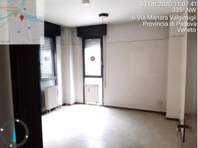 appartamento cat. A2 (in planimetria indicato uso ufficio, ex centro estetico) al piano primo composto da ingresso, quattro stanze, un ripostiglio, un bagno e cantina di pertinenza al piano interrato. Identificativi Catastali - [N.C.E.U.] Unità Residenziale cat. A/2 foglio 180 (ex C/9) part. 616 (ex 709) sub 2 rendita 1100,05