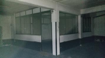 Autorimessa interrata di 1.608 mq con due ingressi, su Corso del Popolo e su vicolo Maneo, dotata di numerosi posti auto, facente parte del Condominio Rhodigium, non dotata di Certificato di Prevenzione Incendi CPI. . Identificativi Catastali - [N.C.E.U.] Unità non Residenziale cat C/6 foglio RO/17 part. 153 sub 94 rendita 6207,66