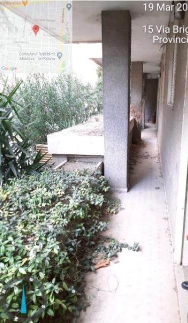 appartamento al piano rialzato che si compone di 4 vani - ingresso, due stanze, una cucina e un bagno + cantina al piano rialzato e posto auto coperto in autorimessa condominiale al piano interrato. Identificativi Catastali - [N.C.E.U.] Unità Residenziale cat. A/3 foglio 85 (ex B/13) part. 482 (ex 1307) sub 253 rendita 433,82 - Unità Secondaria cat. C/2 foglio 85 (ex B/13) part. 482 (ex 1307) sub 260 rendita 99,16 - Unità Secondaria cat. C/6 foglio 85 (ex B/13) part. 482 (ex 1307) sub 200 rendita 24,27