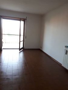 Appartamento posto al piano sesto di 3,5 vani catastali + n. 1 posto auto scoperto. Identificativi catastali fg.863, part.299, sub.51 e fg.863, part.298, sub.530