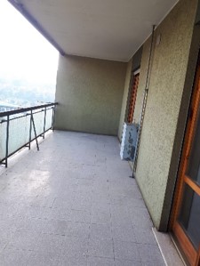 Appartamento posto al piano sesto di 3,5 vani catastali + n. 1 posto auto scoperto. Identificativi catastali fg.863, part.299, sub.51 e fg.863, part.298, sub.530