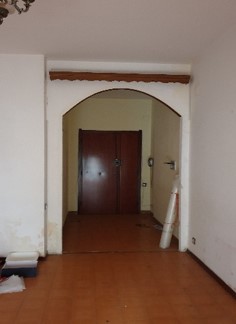 Appartamento posto al piano secondo di 4 vani catastali. Identificativi catastali fg.605, part.926, sub.620