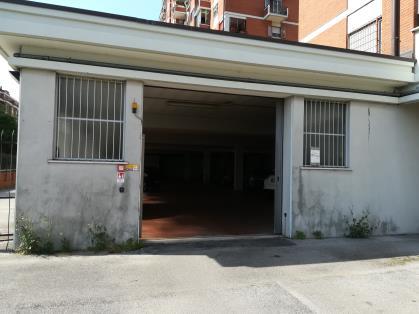 posto auto coperto in autorimessa interrata condominiale. Identificativi Catastali [N.C.E.U.]: unità non residenziale cat. C/6 foglio 1 (ex VE/1) part. 1194 sub 239 rendita 26,65
