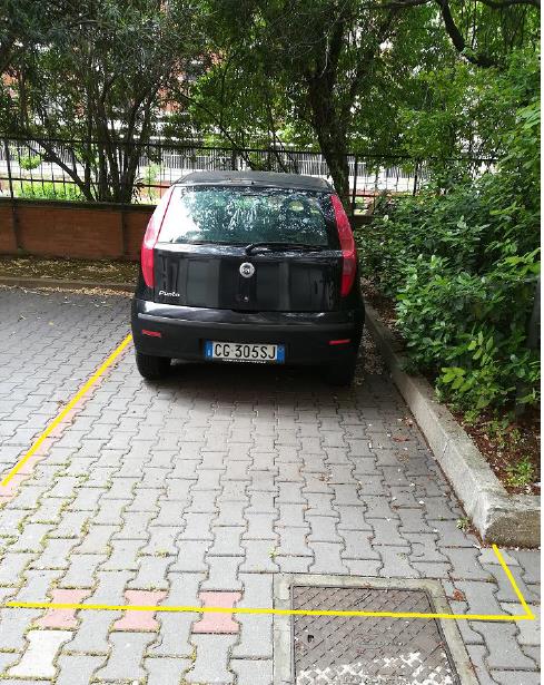 posto auto scoperto. Identificativi Catastali [N.C.E.U.]: unità non residenziale cat. C/6 foglio 1 (ex VE/1) part. 1195 sub 295 rendita 35,58