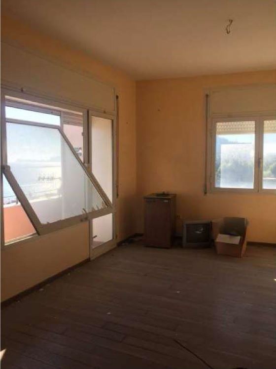 APPARTAMENTO  7 locali + servizi multipli + 1 CANTINA o SOFFITTA + 1 PARCHEGGIO SCOPERTO