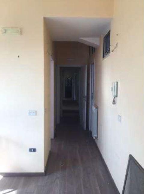 APPARTAMENTO  7 locali + servizi multipli + 1 CANTINA o SOFFITTA + 1 PARCHEGGIO SCOPERTO