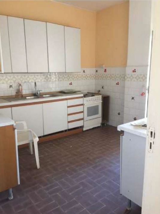 APPARTAMENTO  7 locali + servizi multipli + 1 CANTINA o SOFFITTA + 1 PARCHEGGIO SCOPERTO