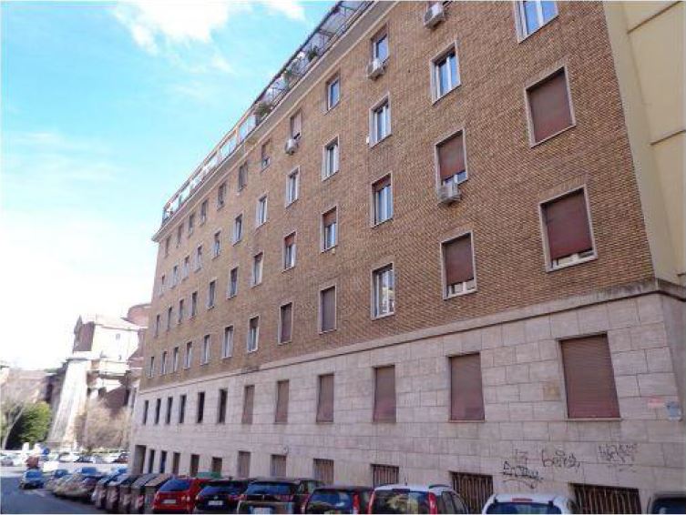 APPARTAMENTO  3 locali + servizi semplici + 1 CANTINA o SOFFITTA