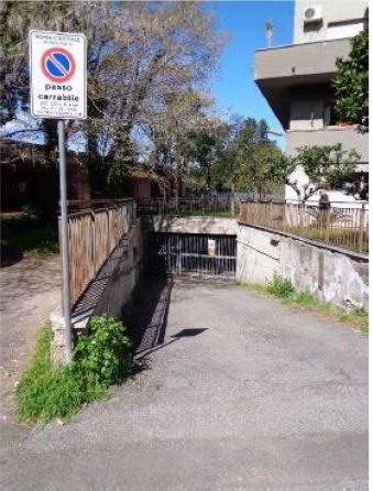 APPARTAMENTO  3 locali + servizi doppi e PARCHEGGIO COPERTO PERTINENZIALE