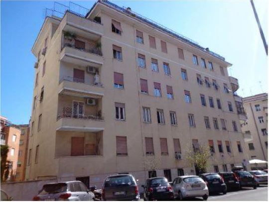 APPARTAMENTO  4 locali + servizi doppi. OCCUPATO senza titolo da ignoti e dovrà essere intrapresa l’azione per il recupero dell’immobile da un eventuale aggiudicatario a sue spese. L’immobile non puo essere visitato.
