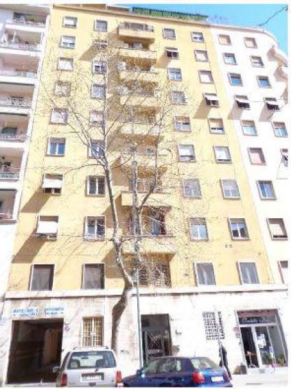 AUTORIMESSA COMMERCIALE
