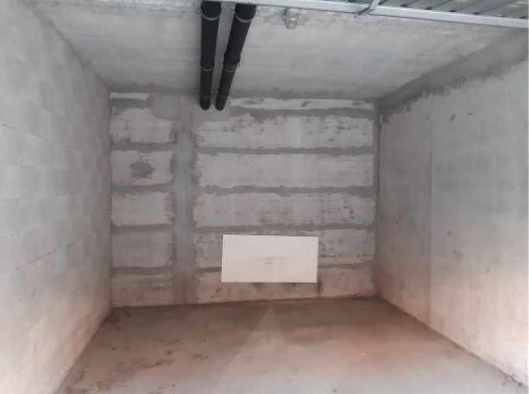 ABITAZIONE + 1 BOX AUTO