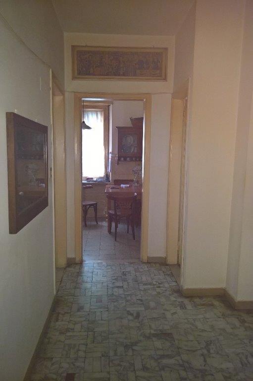 APPARTAMENTO  3 locali + servizi semplici + 1 CANTINA o SOFFITTA