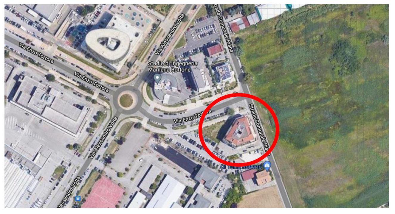 NEGOZIO + 1 PARCHEGGIO SCOPERTO