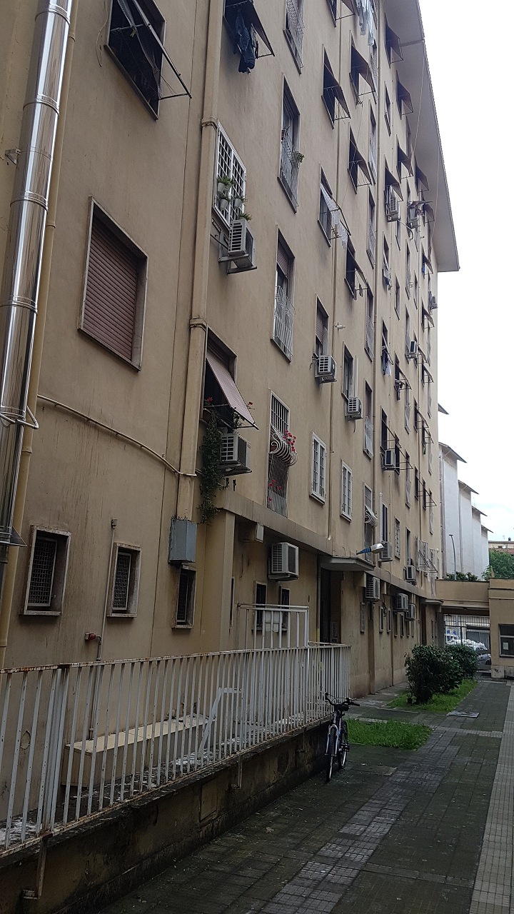 Unità Commerciale cat. C/1 foglio 956 part. 272 sub 502 rendita 3075,19
