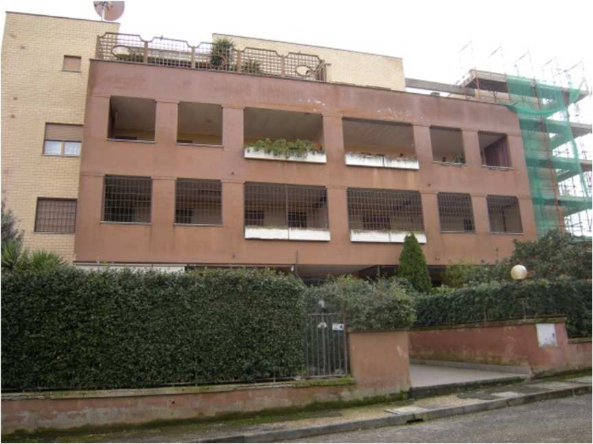 Unità Residenziale cat. A/2 foglio 1104 part. 2448 sub 10 rendita 627,5 
Unità Secondaria cat. C/6 foglio 1104 part. 2256 sub 46 rendita 23,86