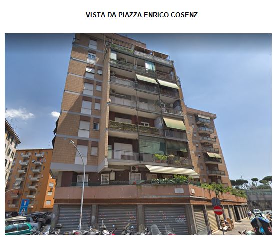 Negozio costituito da locale principale con accesso su strada e ampio locale di retro dotato di zona centrale e zona WC. N.C.E.U. Unità Principale cat. C/1 foglio 614 part. 31 sub 8