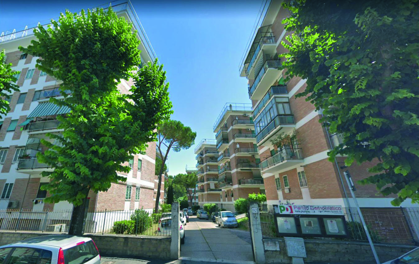 Immobile sito in Roma, CAP 00167 Viale di Valle Aurelia n°92, scala O, Piano 5-S1. Categoria A/3. N.C.E.U. Fg. 378, part. 158, sub. 10. Descrizione: APPARTAMENTO INT.10 DI 8,5 VANI CON ASCENSORE + pertinenziale BALCONI e CANTINE. Mq. 165. Stato Libero