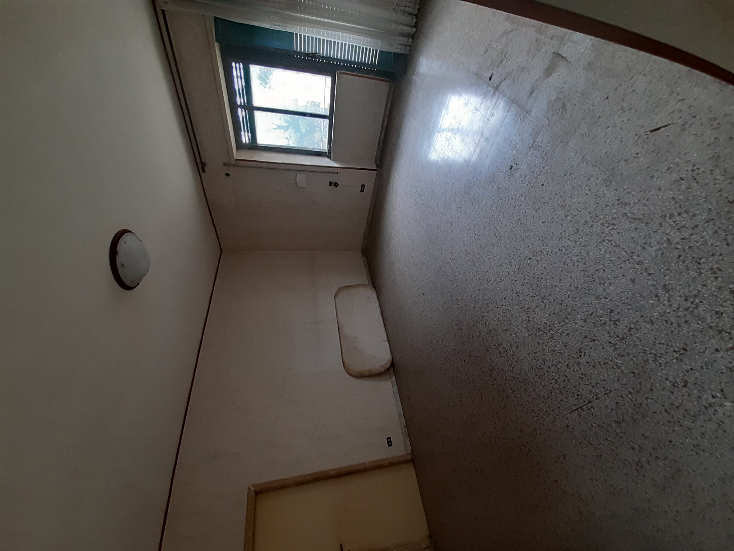 Immobile sito in Roma, CAP 00167 Viale di Valle Aurelia n°92, scala O, Piano 5-S1. Categoria A/3. N.C.E.U. Fg. 378, part. 158, sub. 10. Descrizione: APPARTAMENTO INT.10 DI 8,5 VANI CON ASCENSORE + pertinenziale BALCONI e CANTINE. Mq. 165. Stato Libero