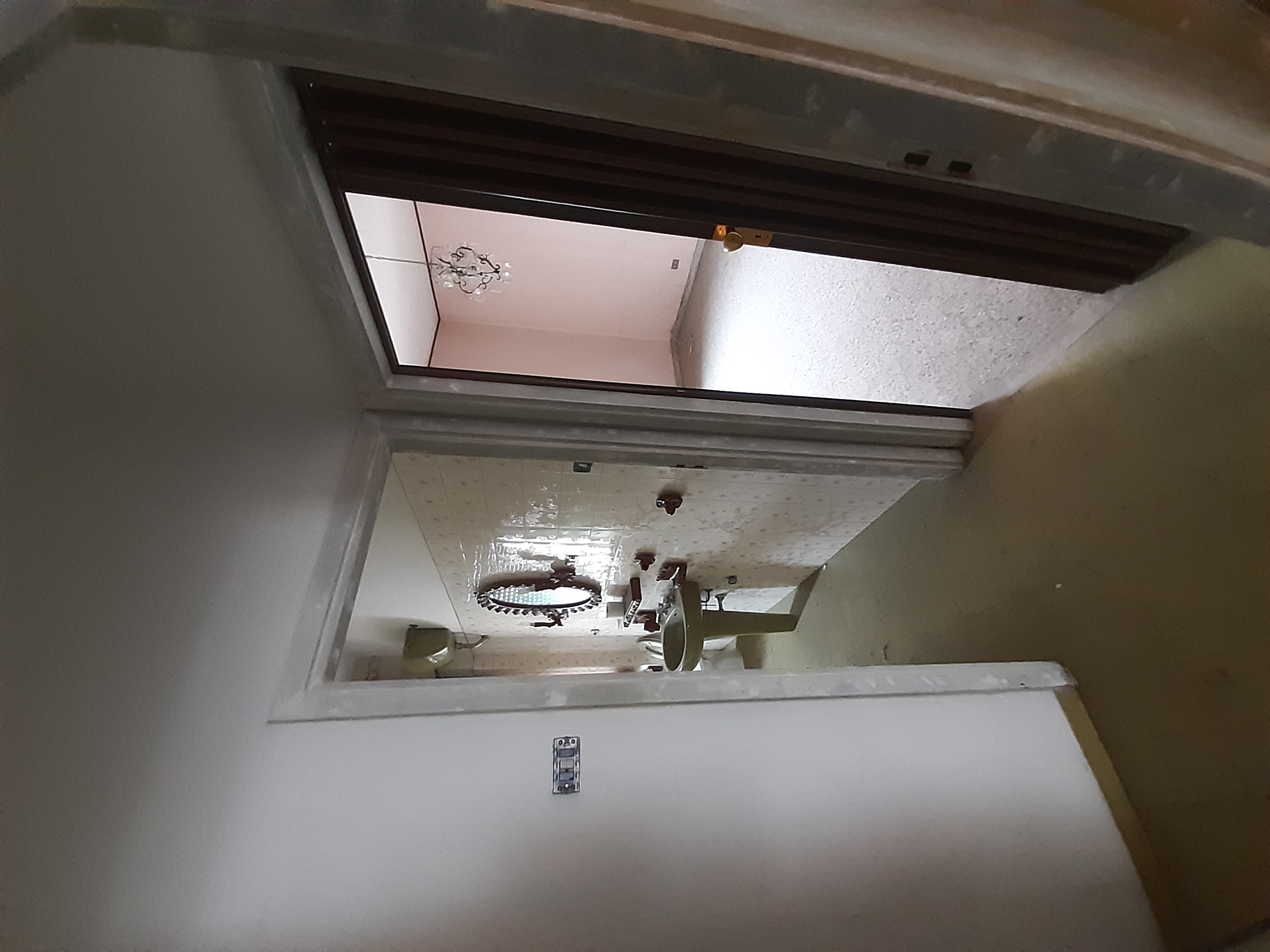Immobile sito in Roma, CAP 00167 Viale di Valle Aurelia n°92, scala O, Piano 5-S1. Categoria A/3. N.C.E.U. Fg. 378, part. 158, sub. 10. Descrizione: APPARTAMENTO INT.10 DI 8,5 VANI CON ASCENSORE + pertinenziale BALCONI e CANTINE. Mq. 165. Stato Libero