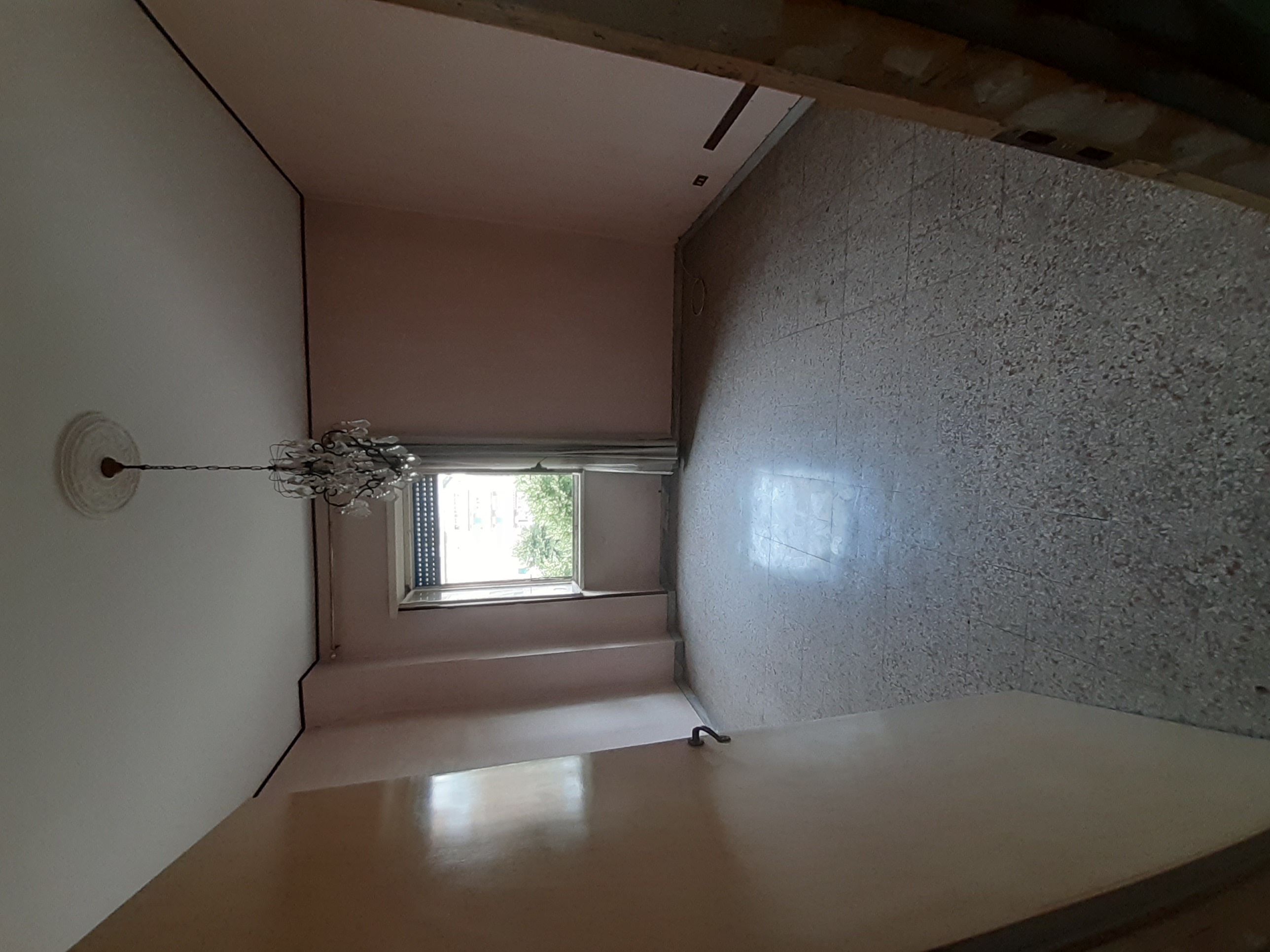 Immobile sito in Roma, CAP 00167 Viale di Valle Aurelia n°92, scala O, Piano 5-S1. Categoria A/3. N.C.E.U. Fg. 378, part. 158, sub. 10. Descrizione: APPARTAMENTO INT.10 DI 8,5 VANI CON ASCENSORE + pertinenziale BALCONI e CANTINE. Mq. 165. Stato Libero
