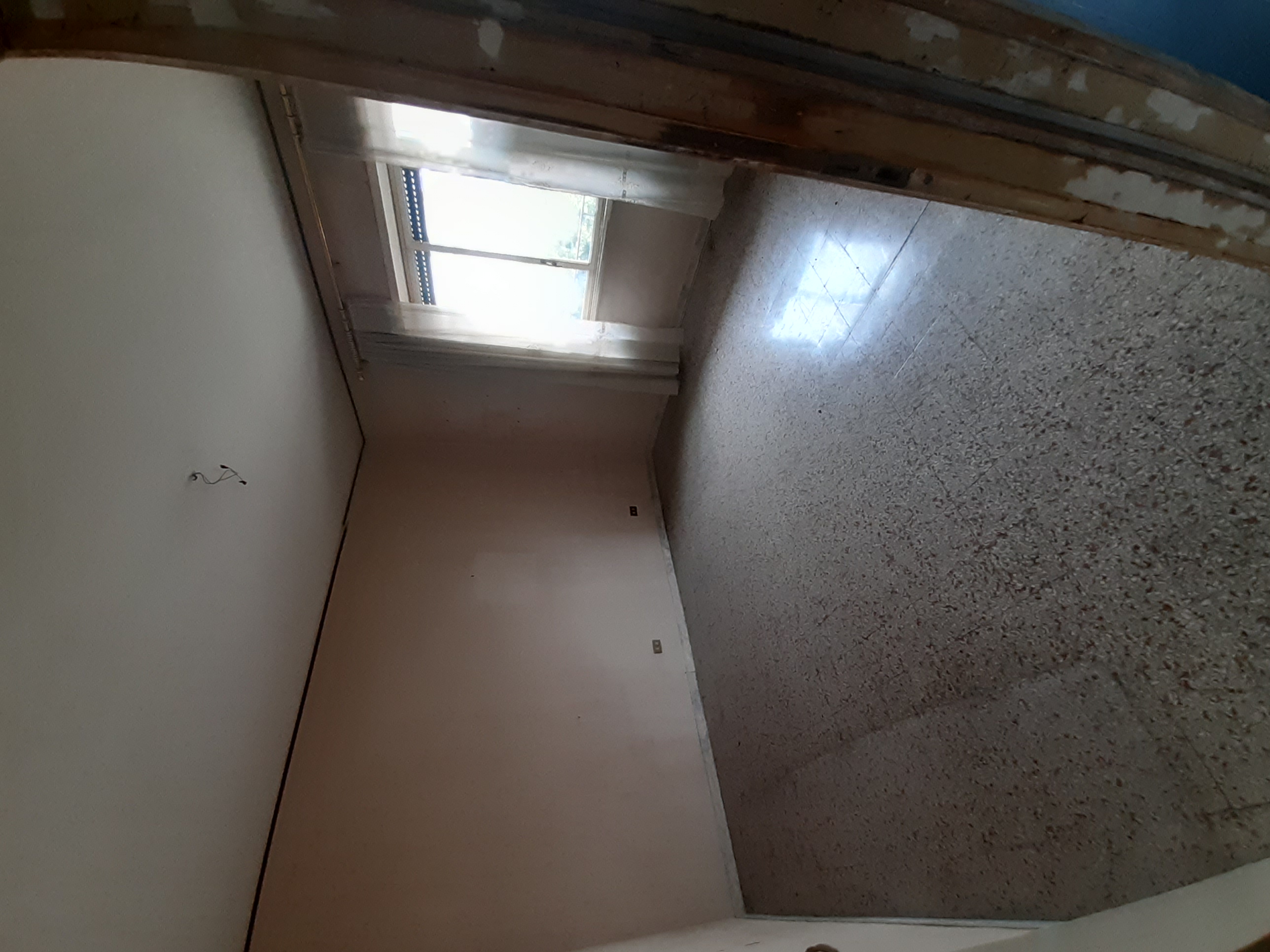 Immobile sito in Roma, CAP 00167 Viale di Valle Aurelia n°92, scala O, Piano 5-S1. Categoria A/3. N.C.E.U. Fg. 378, part. 158, sub. 10. Descrizione: APPARTAMENTO INT.10 DI 8,5 VANI CON ASCENSORE + pertinenziale BALCONI e CANTINE. Mq. 165. Stato Libero