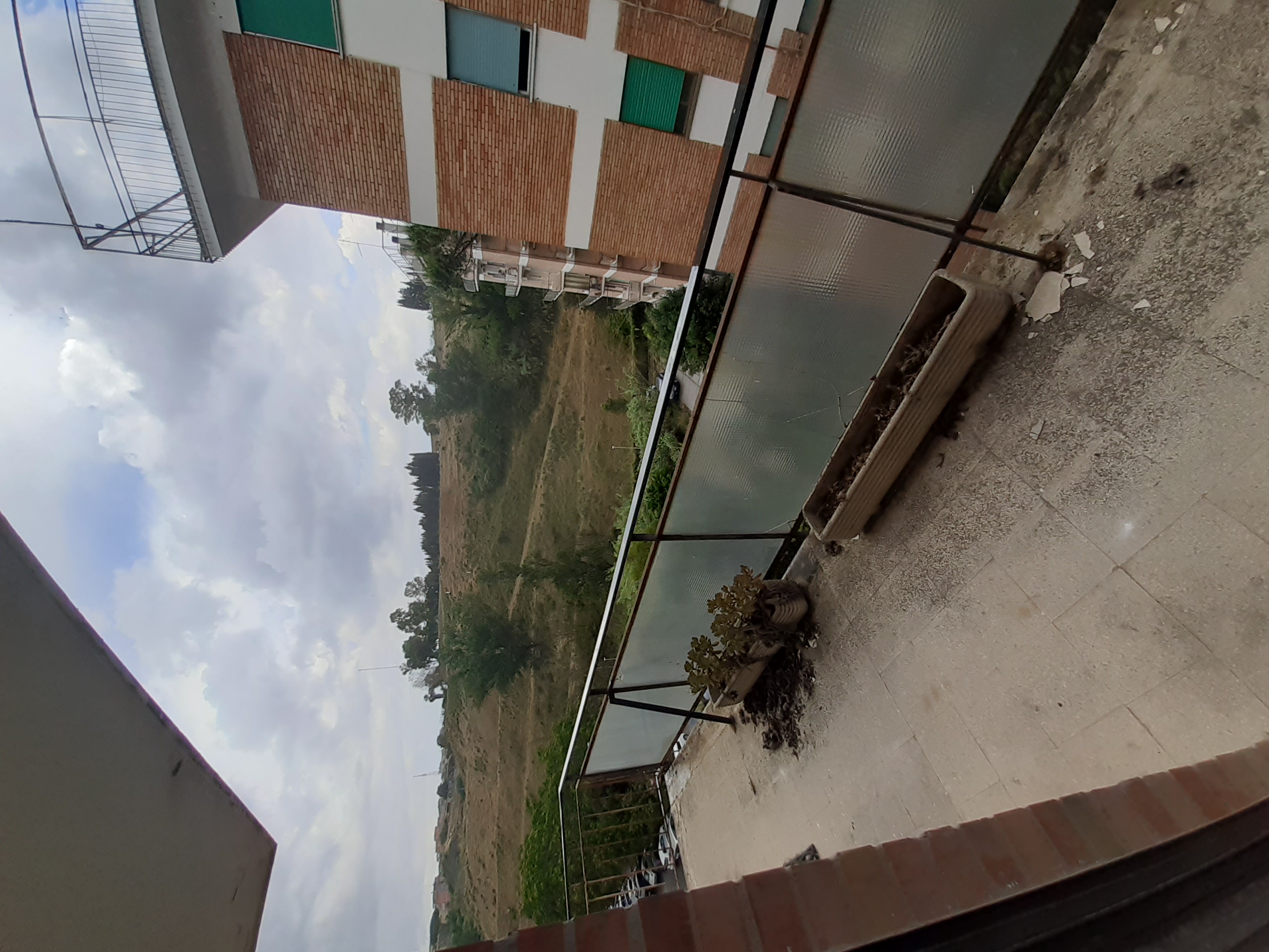Immobile sito in Roma, CAP 00167 Viale di Valle Aurelia n°92, scala O, Piano 5-S1. Categoria A/3. N.C.E.U. Fg. 378, part. 158, sub. 10. Descrizione: APPARTAMENTO INT.10 DI 8,5 VANI CON ASCENSORE + pertinenziale BALCONI e CANTINE. Mq. 165. Stato Libero