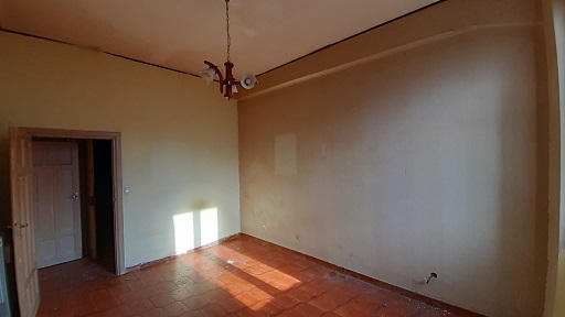 Immobile sito in Roma, CAP 00154 Via della Garbatella n°23, scala BB, Piano 2. Categoria A/4. N.C.E.U. Fg. 824, part. 118, sub. 12. Descrizione: APPARTAMENTO INT.3 DI 4,5 VANI SENZA ASCENSORE. Mq. 72. Stato Libero
