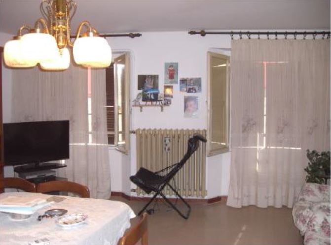 APPARTAMENTO 5 locali + servizi semplici + 1 CANTINA o SOFFITTA. MQ 186. Identificativi catastali F.178 Mapp.285 Sub.27. LIBERO